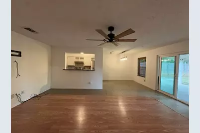 6415 Elm Springs Drive, Arlington, TX 76001 - Photo 5