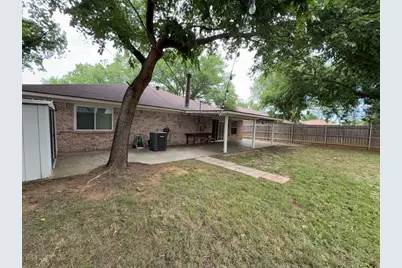 6415 Elm Springs Drive, Arlington, TX 76001 - Photo 29