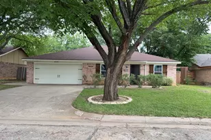 6415 Elm Springs Dr, Arlington, TX 76001 - Photo 1