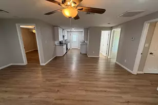 923 Linn St, Waco, TX 76704 - Photo 3