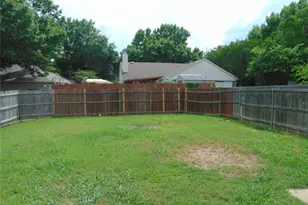1012 Opal Dr, DeSoto, TX 75115 - Photo 11