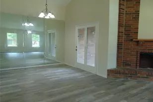 1012 Opal Dr, DeSoto, TX 75115 - Photo 3