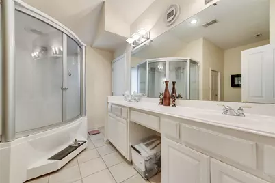 709 Creek Walk Place, Arlington, TX 76015 - Photo 17