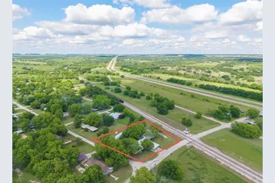 302 S Broadway Street, Blanket, TX 76432 - Photo 3
