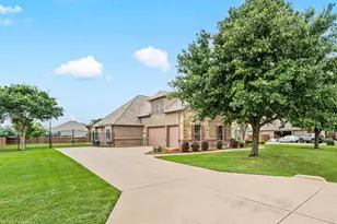 1341 Whisper Willows Dr, Fort Worth, TX 76052 - Photo 3