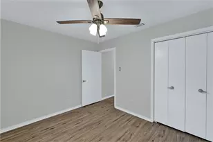 1104 Woodridge Dr, Azle, TX 76020 - Photo 23