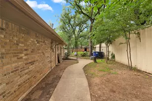 1104 Woodridge Dr, Azle, TX 76020 - Photo 3