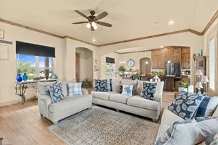 300 Delatorre St, Trenton, TX 75490 - Photo 5