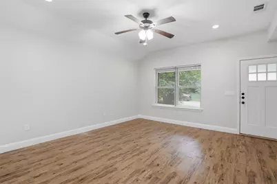 921 W Day Street, Denison, TX 75020 - Photo 9