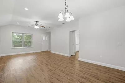 921 W Day Street, Denison, TX 75020 - Photo 11