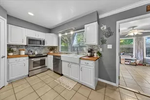 4317 Winchester Ct, Grand Prairie, TX 75052 - Photo 7