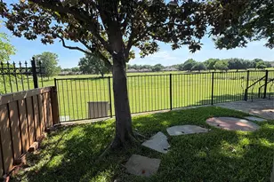 2713 Laurel Oaks Dr, Garland, TX 75044 - Photo 17