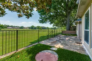 2713 Laurel Oaks Dr, Garland, TX 75044 - Photo 5