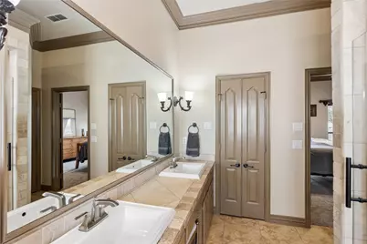 941 Thomas Crossing Drive, Fort Worth, TX 76028 - Photo 23