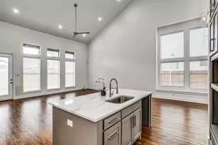 2042 Bickers St, Dallas, TX 75212 - Photo 11