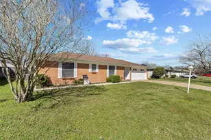 1118 Cozby St E, Benbrook, TX 76126 - Photo 3