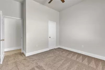 407 Henderson Street, Bonham, TX 75418 - Photo 13