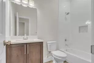 407 Henderson St, Bonham, TX 75418 - Photo 13