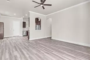 407 Henderson St, Bonham, TX 75418 - Photo 5