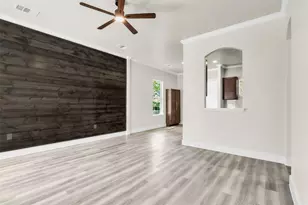 407 Henderson St, Bonham, TX 75418 - Photo 5