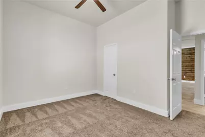 407 Henderson Street, Bonham, TX 75418 - Photo 11