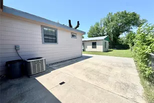 1705 Oak Lea Dr, Irving, TX 75061 - Photo 35