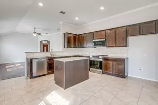 377 Coral Vine Ln, Burleson, TX 76028 - Photo 19