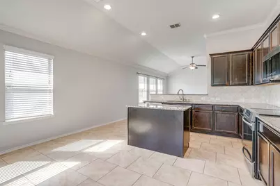 377 Coral Vine Lane, Burleson, TX 76028 - Photo 17