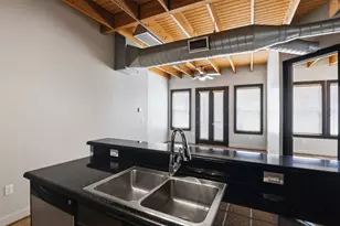 928 Lipscomb St, Fort Worth, TX 76104 - Photo 5