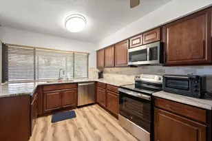 7009 Forestview Dr, Arlington, TX 76016 - Photo 9
