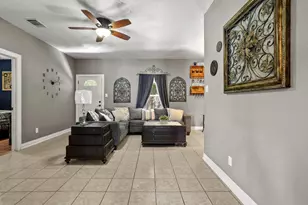 303 E Brockett St, Sherman, TX 75090 - Photo 17