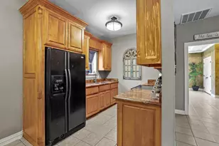 303 E Brockett St, Sherman, TX 75090 - Photo 19