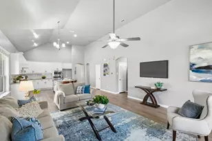 1020 Yarrow St, Little Elm, TX 75068 - Photo 3