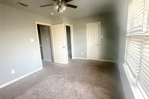 2349 Homewood Ln, Grand Prairie, TX 75050 - Photo 19