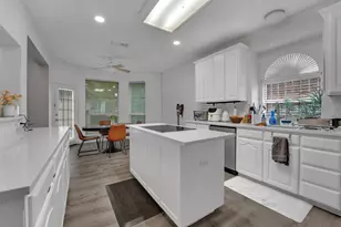 204 Springpark Dr, Arlington, TX 76014 - Photo 9