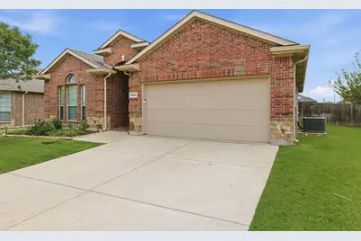 10856 Middleglen Road, Fort Worth, TX 76052 - Photo 3