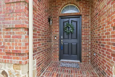 10856 Middleglen Road, Fort Worth, TX 76052 - Photo 5