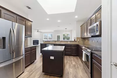10856 Middleglen Road, Fort Worth, TX 76052 - Photo 11