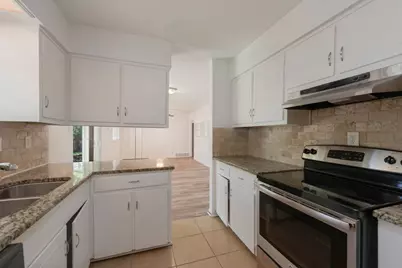 33 Somerset Terrace, Bedford, TX 76022 - Photo 9
