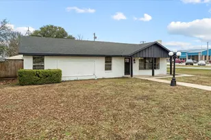312 E Cottonwood St, Leonard, TX 75452 - Photo 3