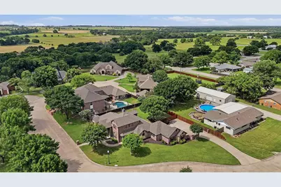 201 Hillside Lane, Lindsay, TX 76250 - Photo 35