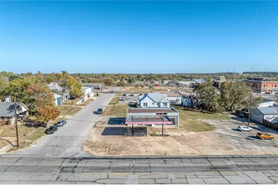 212 N Austin Avenue, Denison, TX 75020 - Photo 1