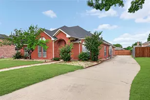 2205 Davin Dr, Carrollton, TX 75006 - Photo 3