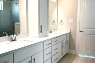 8121 Bromley Dr, Dallas, TX 75231 - Photo 23