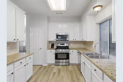 12471 Hawk Creek Drive, Frisco, TX 75033 - Photo 13