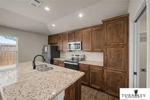 1300 White Sand Dr, Pelican Bay, TX 76020 - Photo 11