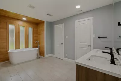 9447 Viewside Drive, Dallas, TX 75231 - Photo 19