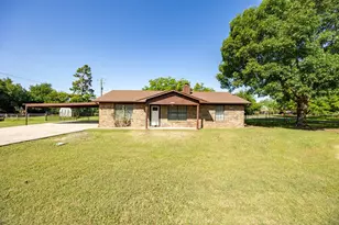 112 J L Brazzil Loop, Waco, TX 76705 - Photo 3
