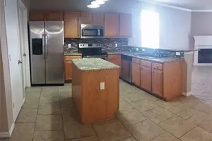 8640 Rainy Lake Dr, Fort Worth, TX 76244 - Photo 5