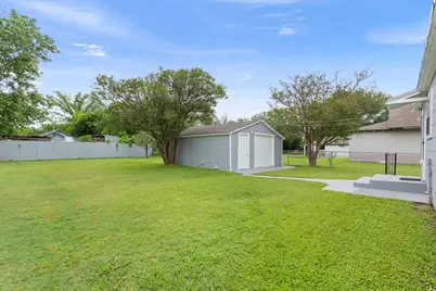 212 Avenue E, Lacy Lakeview, TX 76705 - Photo 23